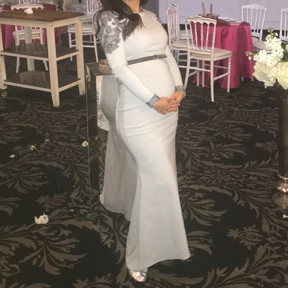 Maternity gown - Picture 1 of 1